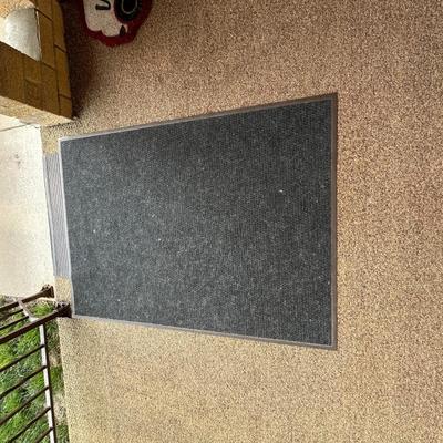 Outdoor household decor lot, fake plant and rugs