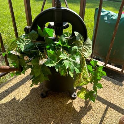 Outdoor household decor lot, fake plant and rugs