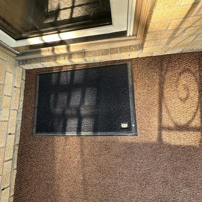 Outdoor household decor lot, fake plant and rugs