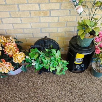 Outdoor household decor lot, fake plant and rugs