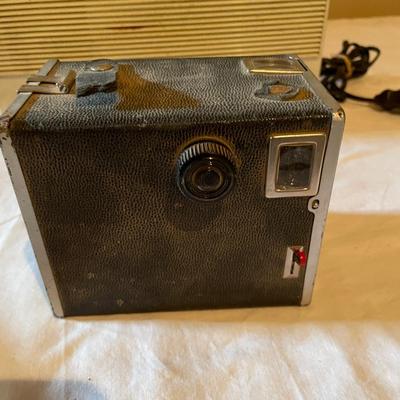 TOPP RPR-620 TRANSISTOR RADIO, ANSCO SHUR SHOT CAMERA VINTAGE CAMERA