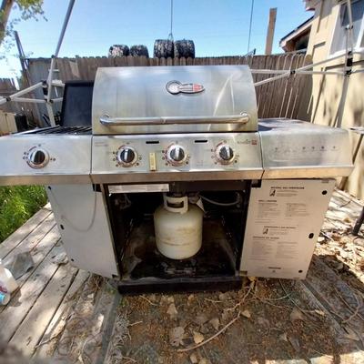 CHARGRILL WITH SIDE BURNER AND PROPANE TANK