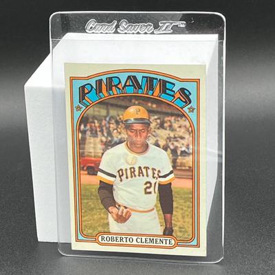 LOT 7: 1972 Topps Baseball Card Roberto Clemente