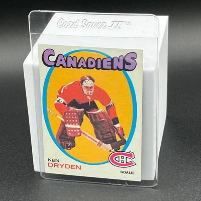 LOT 12: 1971-72 Topps NHL Hockey Ken Dryden Rookie Card