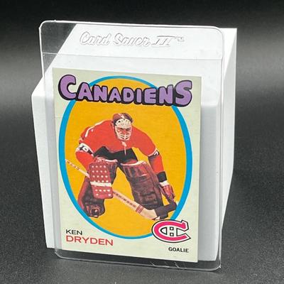 LOT 12: 1971-72 Topps NHL Hockey Ken Dryden Rookie Card
