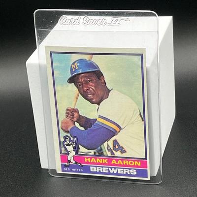 LOT 16: Hank Aaron 1976 Topps Baseball Card