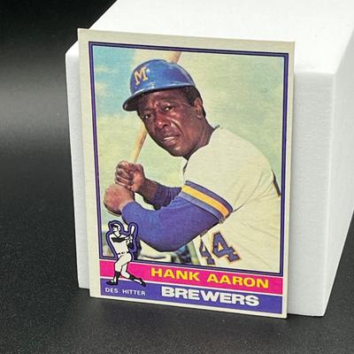 LOT 16: Hank Aaron 1976 Topps Baseball Card