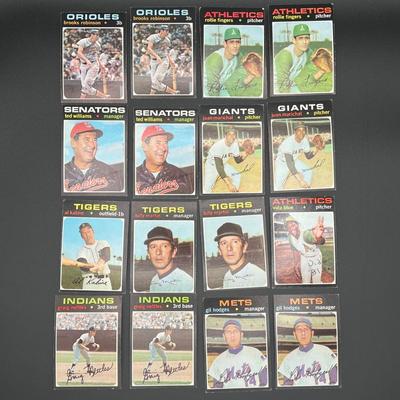 LOT 22: 1971 Topps Baseball Cards - Brooks Robinson, Ted Williams, Juan Marichal, Al Kline and More