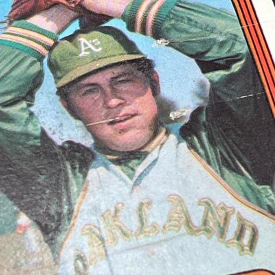 LOT 32: 1972 Topps Baseball Cards Steve Carlton, Bob Gibson, Joe Morgan and More
