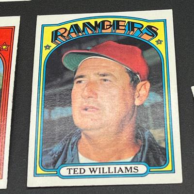 LOT 36: 1972 Topps Baseball Cards - Reggie Jackson, Thurman Munson, Ted Williams and More