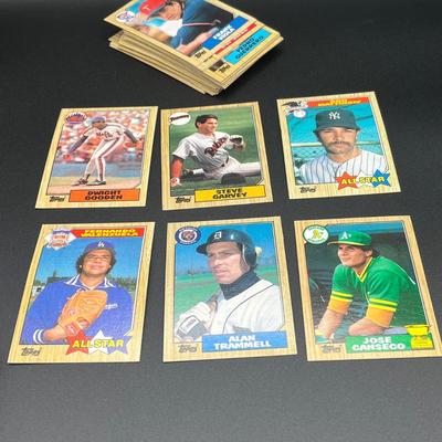 LOT 40: Topps Baseball Cards Mixed Years - 1979-1987-