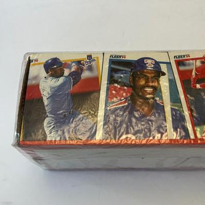 LOT 50: Sealed 1990 Fleer Baseball Cards Complete Set