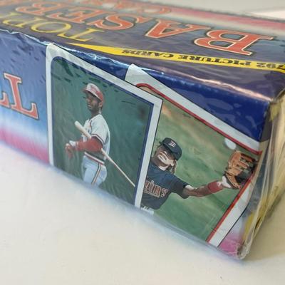 LOT 53: Sealed 1989 Topps Baseball Cards Complete Set