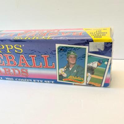 LOT 53: Sealed 1989 Topps Baseball Cards Complete Set