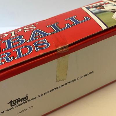LOT 54: 1988 Topps Baseball Cards Set