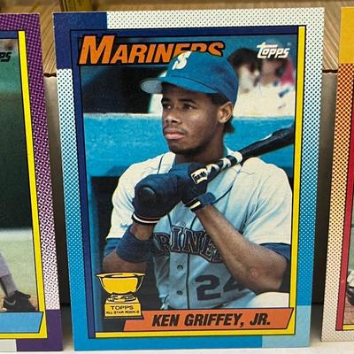 LOT 56: 1990 Topps Baseball Card Set