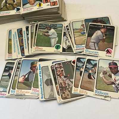 LOT 60: Set Builder - 1973 Topps Baseball Cards