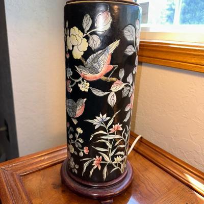 2 ASIAN PORCELAIN BASE LAMPS AND A 2 TIER SOFA TABLE