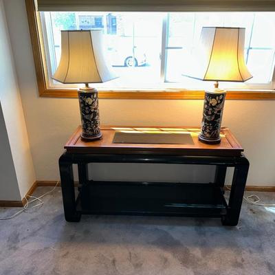 2 ASIAN PORCELAIN BASE LAMPS AND A 2 TIER SOFA TABLE