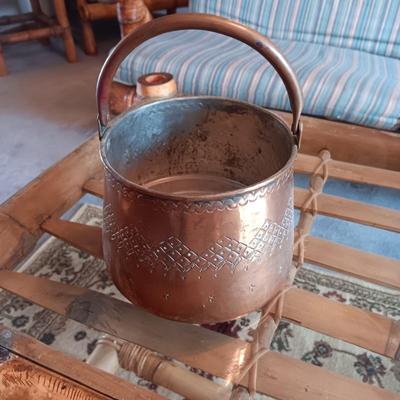 VINTAGE LARGE OVAL HAMMERED COPPER WITH HANDLE PLUS A COPPER POT