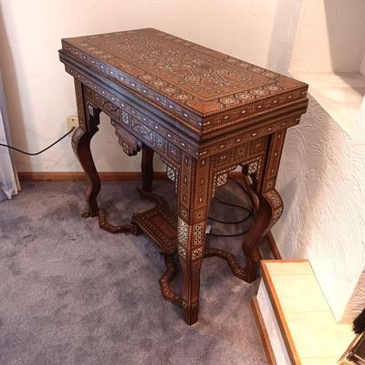 BREATHTAKING SYRIAN DETAILED INLAID MOTHER OF PEARL FOLD OUT GAME TABLE