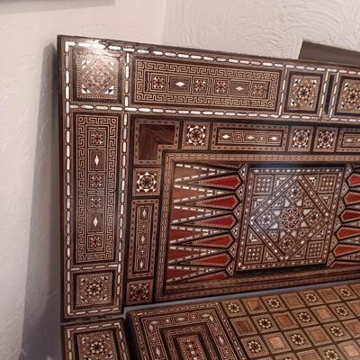 BREATHTAKING SYRIAN DETAILED INLAID MOTHER OF PEARL FOLD OUT GAME TABLE