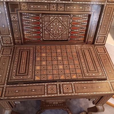 BREATHTAKING SYRIAN DETAILED INLAID MOTHER OF PEARL FOLD OUT GAME TABLE