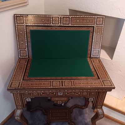 BREATHTAKING SYRIAN DETAILED INLAID MOTHER OF PEARL FOLD OUT GAME TABLE