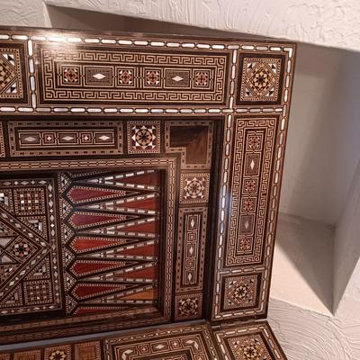 BREATHTAKING SYRIAN DETAILED INLAID MOTHER OF PEARL FOLD OUT GAME TABLE