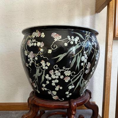 CHINESE PORCELAIN JARDINIERE