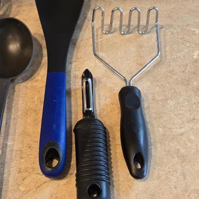 Black Utensils