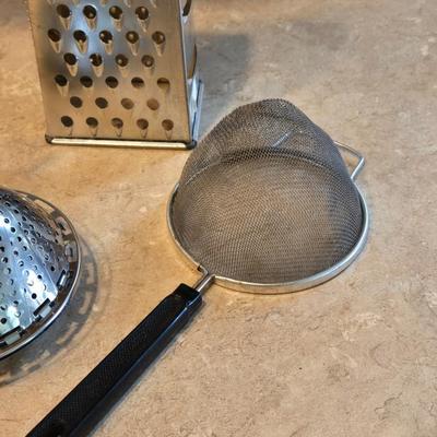 Mixed Kitchen Items