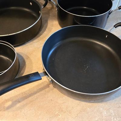 Pots & Pans Lot