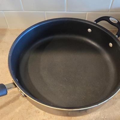 Pots & Pans Lot