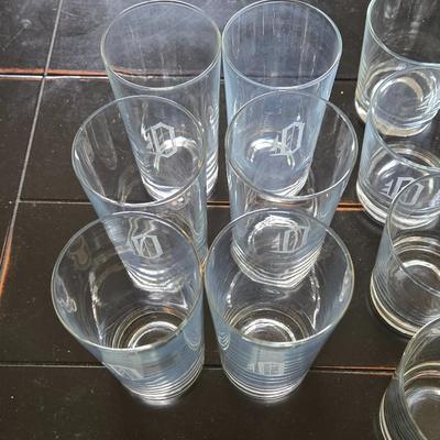 Etched Monogrammed "O" Glass Set