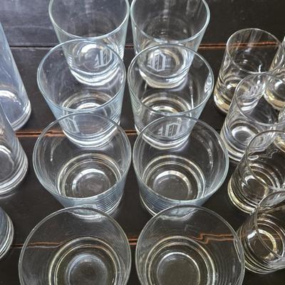 Etched Monogrammed "O" Glass Set