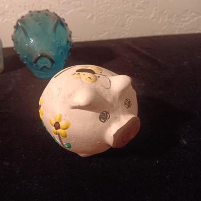 PIG SHAKERS, BANKS AND FIGURES
