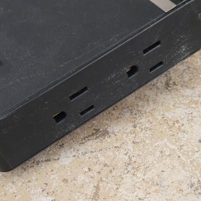 Rocketfish Surge Protector 4 Outlet Wall