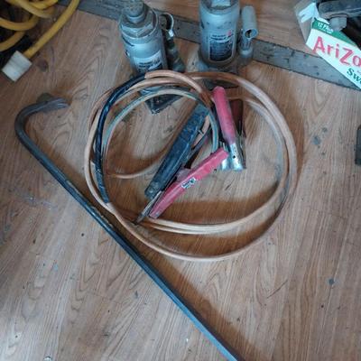 TWO HYDRAULIC JACKS AND JUMPER CABLES