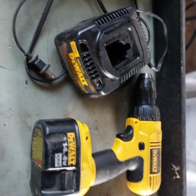 DEWALT CORDLESS DRILL WITH CHARGER AND DRILL BITS