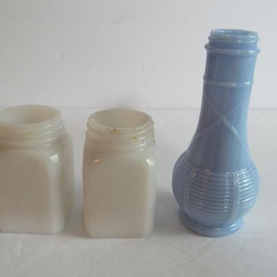 Lot of Vintage Shakers
