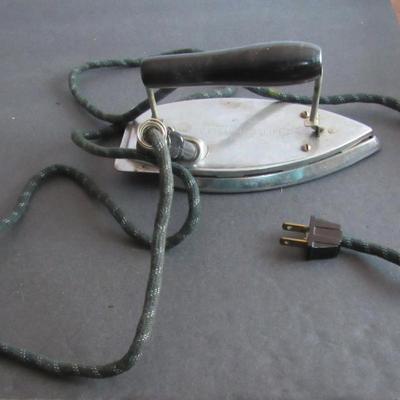 Lot of Misc Antique/Vintage Kitchenware Gadgets and Working Vintage Iron