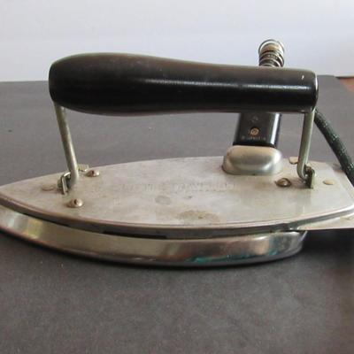 Lot of Misc Antique/Vintage Kitchenware Gadgets and Working Vintage Iron