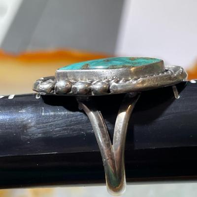 Vintage Native American Dainty Sterling Silver Turquoise Ring Size 6-1/4 in Good Preowned Condition.