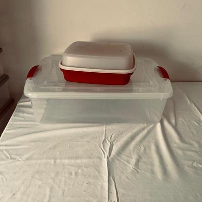 Collection of Small & Medium Plastic Bins with Lids (O-MG)