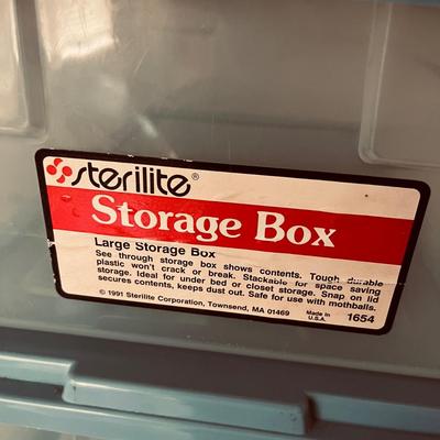 Collection of Small & Medium Plastic Bins with Lids (O-MG)