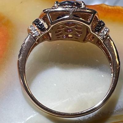 (Ring # 1) Sterling Silver .925 Fashion Ring Size 8.75 in VG Never Worn Condition.