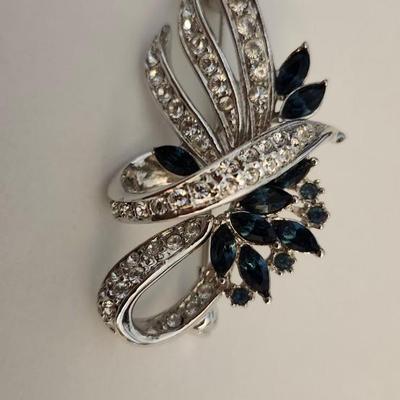 Vintage Sapphire Blue Rhinestone brooch