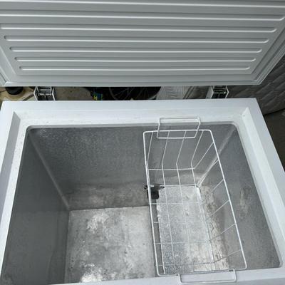 331 GE 5 Cubic Feet Chest Freezer