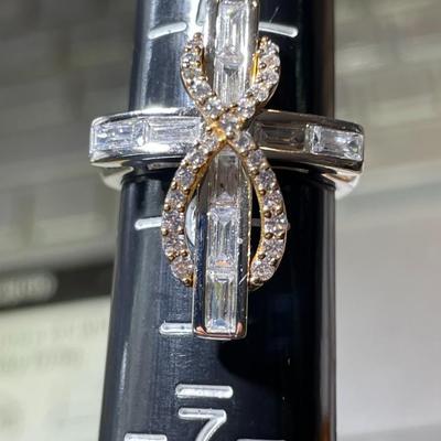 (Ring #5) Sterling Silver .925 Fashion Cross Ring Size 5-3/4 in VG Never Worn Condition.